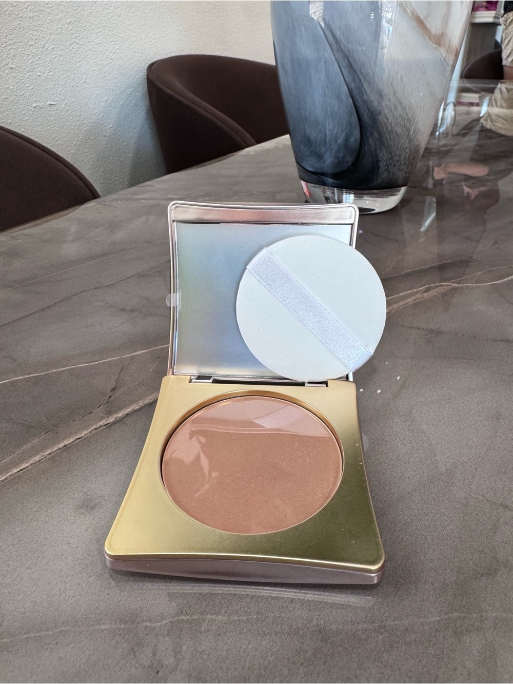 Elizabeth Arden Flawless Finish Skincaring Pressed Powder Shade Bronze